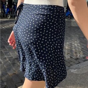 brandy melville genevieve skirt